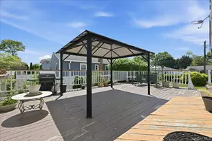 418 Myrtle Ave, West Islip, NY 11795 - Photo 32