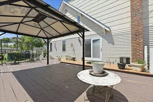 418 Myrtle Ave, West Islip, NY 11795 - Photo 32