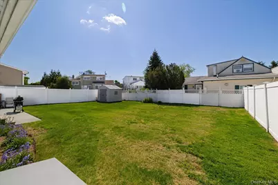265 W Windsor Parkway, Oceanside, NY 11572 - Photo 28