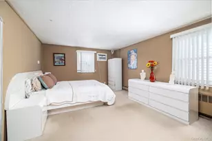 265 W Windsor Pkwy, Oceanside, NY 11572 - Photo 20