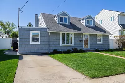 265 W Windsor Parkway, Oceanside, NY 11572 - Photo 4