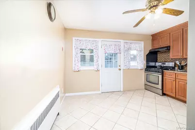 265 W Windsor Parkway, Oceanside, NY 11572 - Photo 8