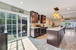 33 Peachtree Ln, Hicksville, NY 11801 - Photo 4