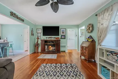 535 Kime Avenue, West Islip, NY 11795 - Photo 12