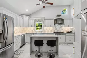 18 Sherwood Ln, Roslyn Heights, NY 11577 - Photo 10