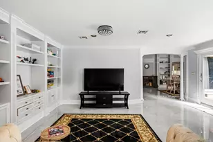 18 Sherwood Ln, Roslyn Heights, NY 11577 - Photo 8