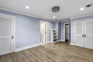18 Sherwood Ln, Roslyn Heights, NY 11577 - Photo 22