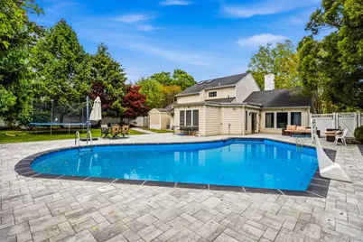18 Sherwood Lane, Roslyn Heights, NY 11577 - Photo 32