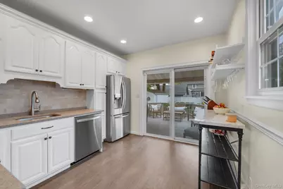 54 Rolling Street, Lynbrook, NY 11563 - Photo 10