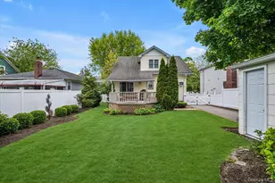 54 Rolling St, Lynbrook, NY 11563 - Photo 24