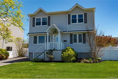 43 Spruce Place, Lindenhurst, NY 11757 - Photo 1