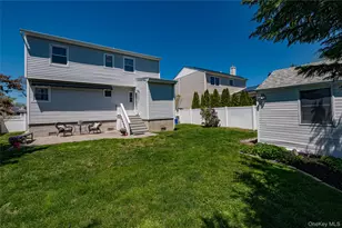 43 Spruce Pl, Lindenhurst, NY 11757 - Photo 22