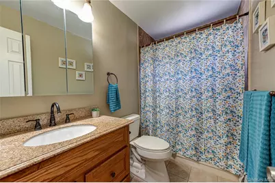 43 Spruce Place, Lindenhurst, NY 11757 - Photo 18