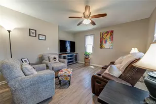 43 Spruce Pl, Lindenhurst, NY 11757 - Photo 2