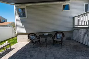 43 Spruce Pl, Lindenhurst, NY 11757 - Photo 24