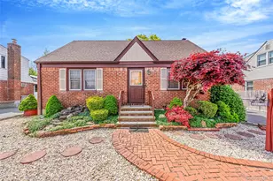 150 Connecticut Ave, Massapequa, NY 11758 - Photo 4