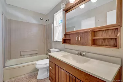 211 Lynbrook Street, Islip Terrace, NY 11752 - Photo 28