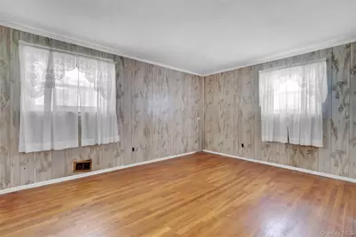 211 Lynbrook Street, Islip Terrace, NY 11752 - Photo 26