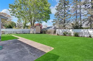 211 Lynbrook St, Islip Terrace, NY 11752 - Photo 32
