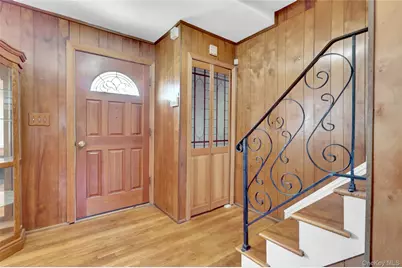 211 Lynbrook Street, Islip Terrace, NY 11752 - Photo 4