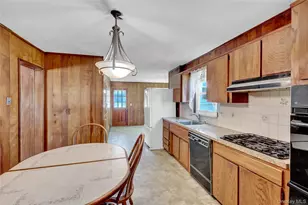211 Lynbrook St, Islip Terrace, NY 11752 - Photo 12