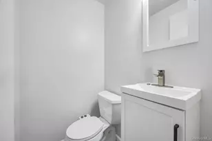 207 Skyline Dr, Coram, NY 11727 - Photo 10