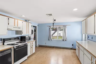 92 Wauwepex Trail, Ridge, NY 11961 - Photo 20