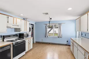 92 Wauwepex Trail, Ridge, NY 11961 - Photo 20