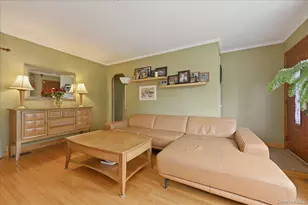 53 Edgeworth St, Valley Stream, NY 11581 - Photo 4