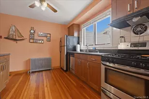 53 Edgeworth St, Valley Stream, NY 11581 - Photo 14