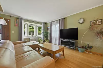 53 Edgeworth Street, Valley Stream, NY 11581 - Photo 6