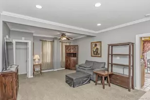 38 Wood St, Lynbrook, NY 11563 - Photo 2
