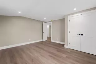27 Old Farmingdale Rd, West Babylon, NY 11704 - Photo 16
