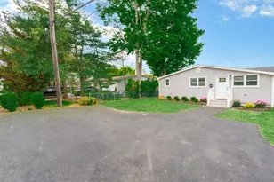 27 Old Farmingdale Rd, West Babylon, NY 11704 - Photo 2