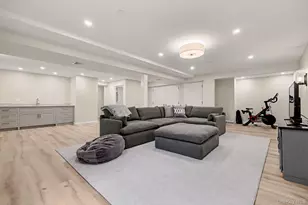 32 Valimar Blvd, White Plains, NY 10603 - Photo 22