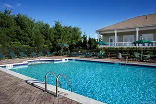 124 Pineview Ln, Coram, NY 11727 - Photo 2