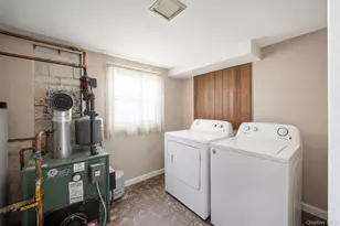 508 Davis St, North Babylon, NY 11703 - Photo 22