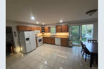 58 Flanders Boulevard, Riverhead, NY 11901 - Photo 4