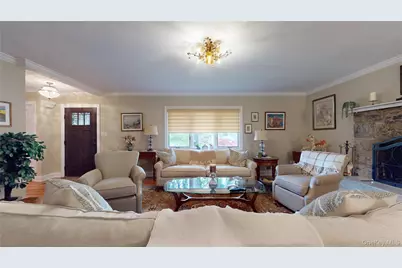 3401 Homestead Avenue, Wantagh, NY 11793 - Photo 8