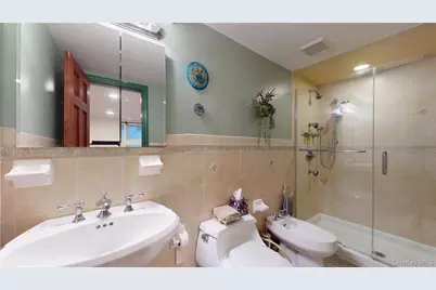 3401 Homestead Avenue, Wantagh, NY 11793 - Photo 32
