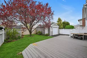 77 Landau Ave, Elmont, NY 11003 - Photo 18