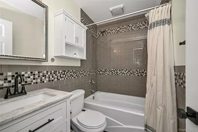 77 Landau Avenue, Elmont, NY 11003 - Photo 10