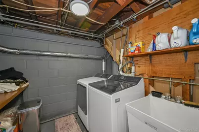 77 Landau Avenue, Elmont, NY 11003 - Photo 16
