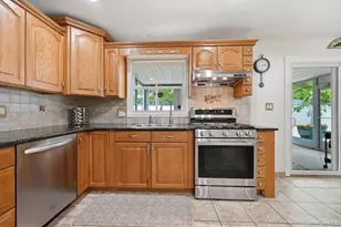 24 Forest Ave, Medford, NY 11763 - Photo 12