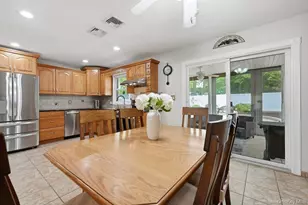 24 Forest Ave, Medford, NY 11763 - Photo 10