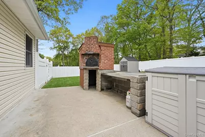 24 Forest Avenue, Medford, NY 11763 - Photo 38