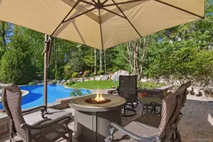 50 Cobbler Ln, Setauket, NY 11733 - Photo 48