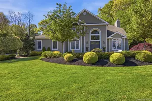 50 Cobbler Ln, Setauket, NY 11733 - Photo 2