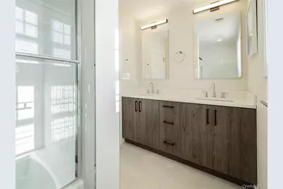 27 Pine Street, Port Washington, NY 11050 - Photo 34