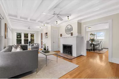 68 A Carlton Avenue, Port Washington, NY 11050 - Photo 8